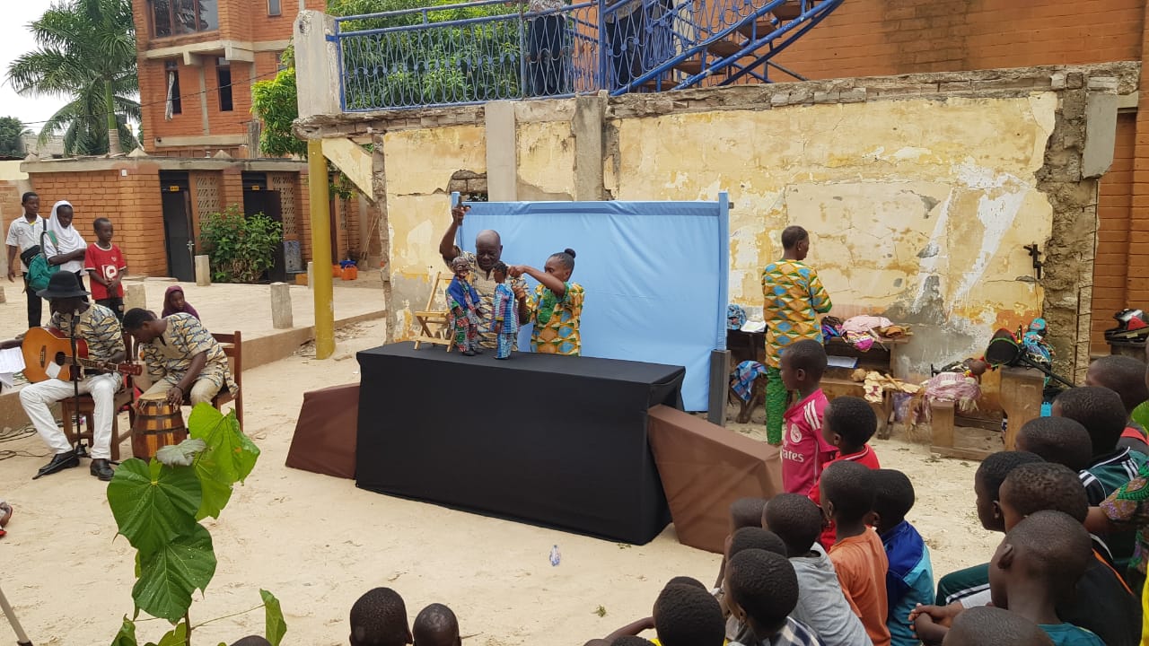 Togo- Le spectacle un enfant pas comme les autres présenté aux élèves du complexe scolaire Mon devoir