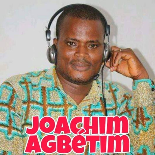 Au Togo, le régulateur suspend un journaliste et son émission