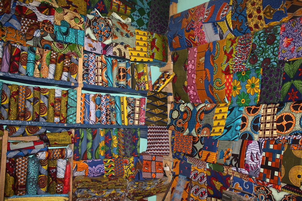 Portrait de Lomé, des Nana Benz aux yéyés