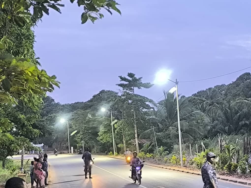 Lacs 1: Inauguration et mise en service des luminaires