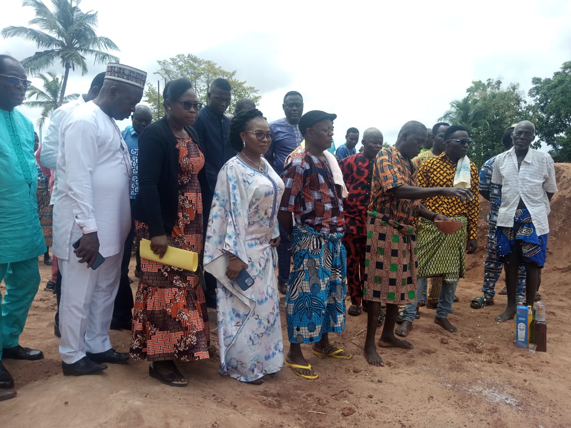 Lacs 4/ Phase deux du projet Ecovillage : les populations de Folivi-Joe et Akouété Kpégan aux anges grâce à la députée Esther Ayélé Gabiam