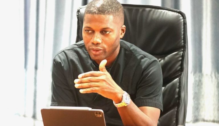 Séna Alipui : un ministre au cœur des défis hydriques du Togo