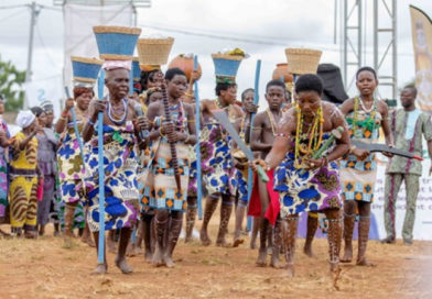 Adzinukuza en sursis (tribune)