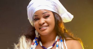 Journaliste et prêtresse : le double destin d’Antonia Dhossa