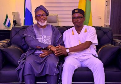 Diplomatie : l’Amb. Johaness MAKOUVIA a reçu le Haut-Commissaire de la Sierra Leone pour une séance stratégique à Lomé