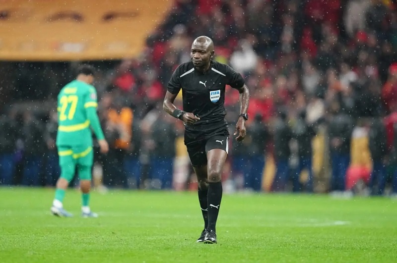 Ndala relancé trop tôt : la CAF joue avec le feu