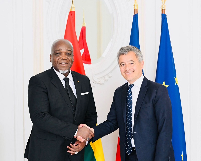 Darmanin tend la main à Lomé