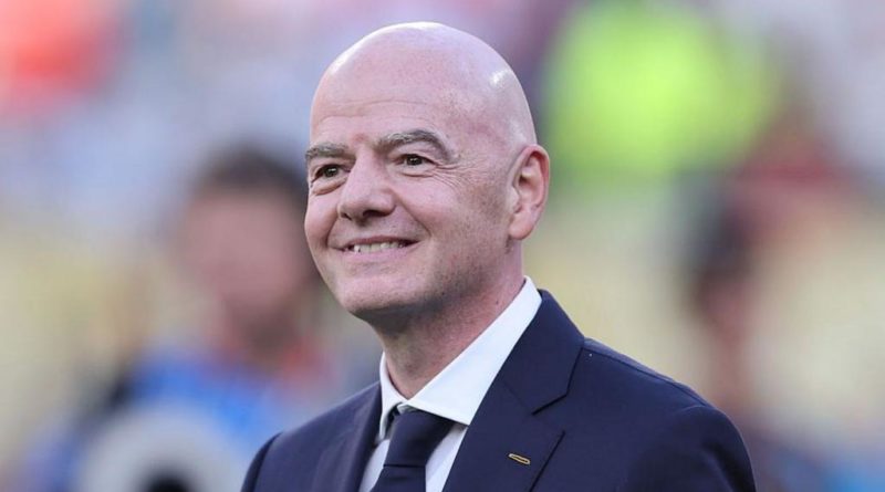 Infantino célèbre « le plus grand Mondial de l’histoire », mais les polémiques ternissent son triomphe