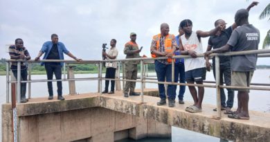 Séna Alipui inspecte les ouvrages anti-inondation de Lomé