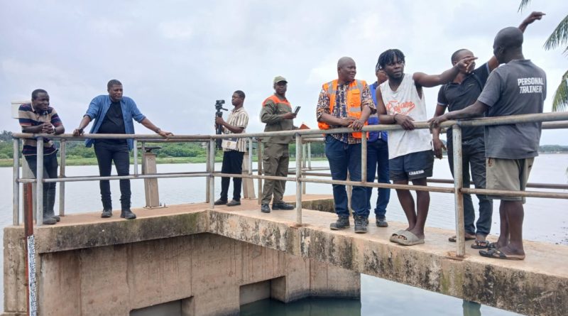 Séna Alipui inspecte les ouvrages anti-inondation de Lomé