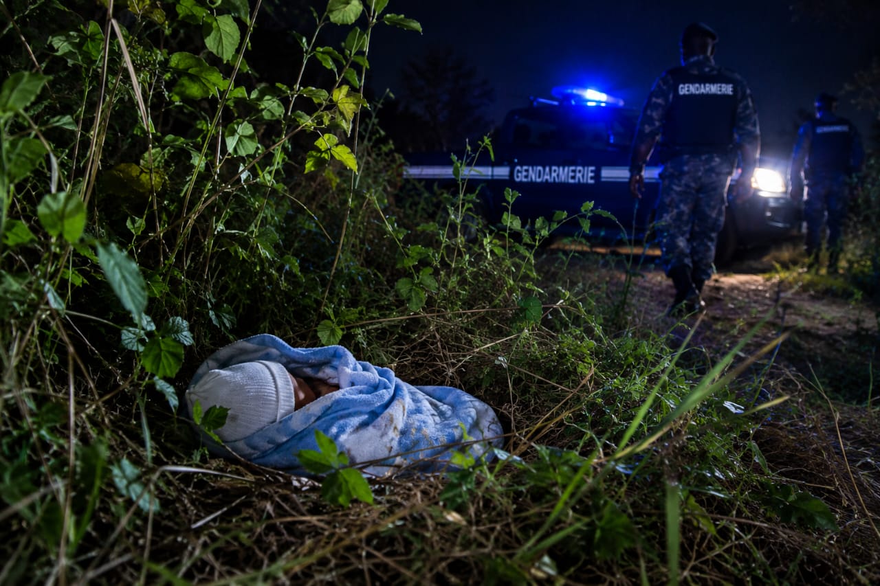 Vo : abandonné dans la nuit, un bébé d’un mois retrouvé en pleine broussaille